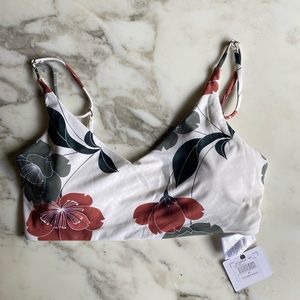 NWT O’Neill swimsuit top